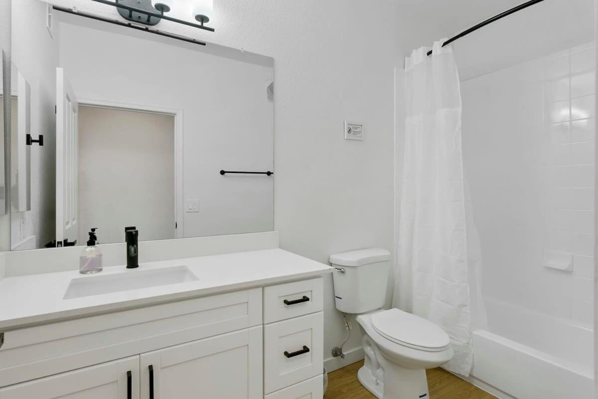 Cozysuites Glendale By The Stadium With Pool 02 Экстерьер фото
