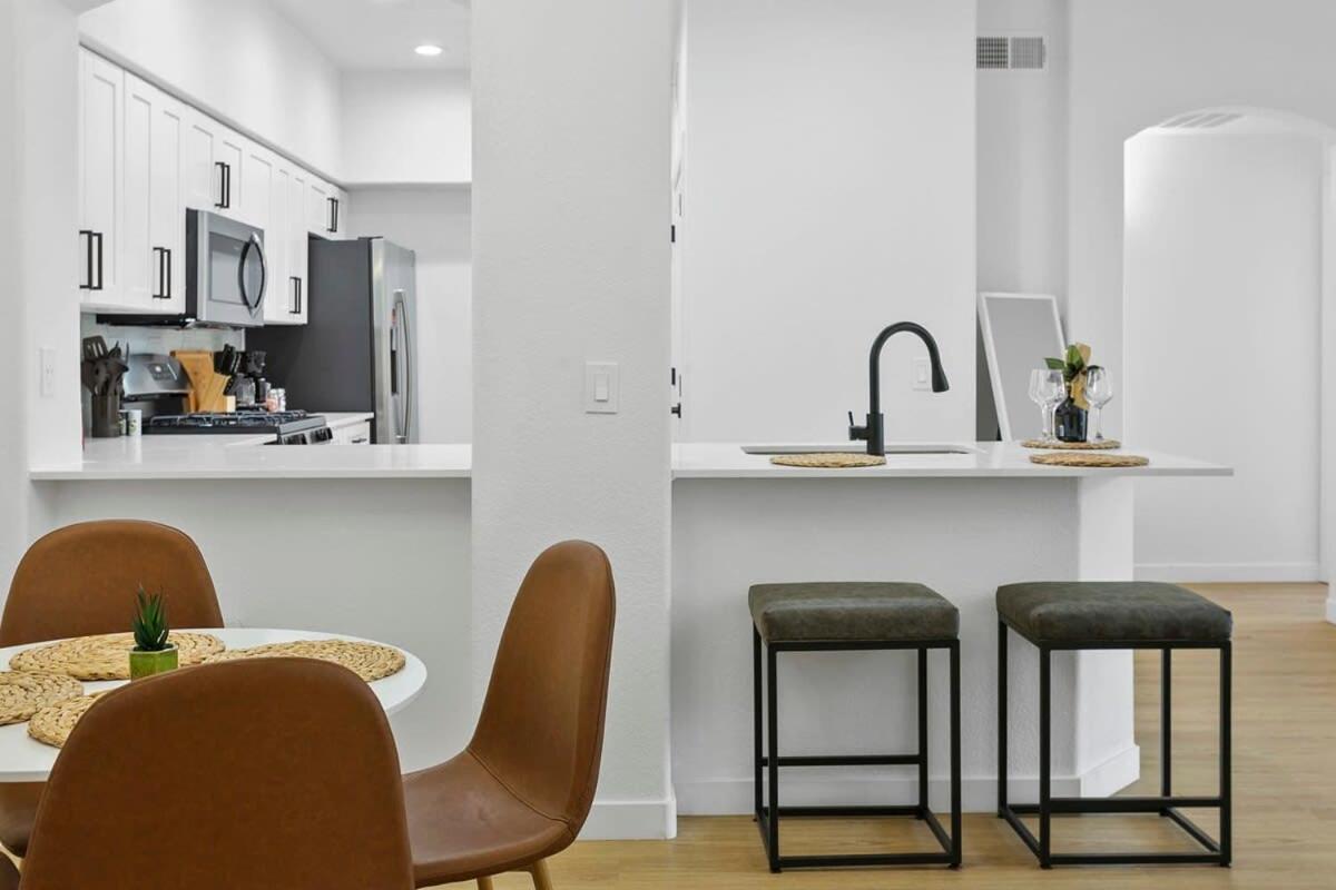 Cozysuites Glendale By The Stadium With Pool 02 Экстерьер фото